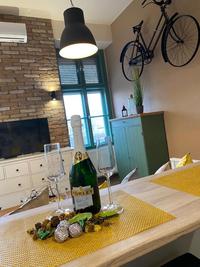 Pedal Apartman Szeged City Ngoại thất bức ảnh