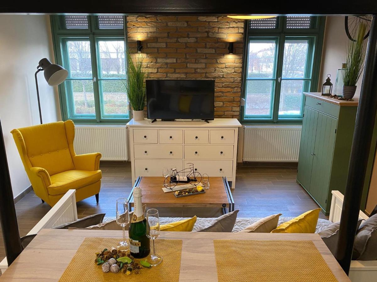 Pedal Apartman Szeged City Ngoại thất bức ảnh